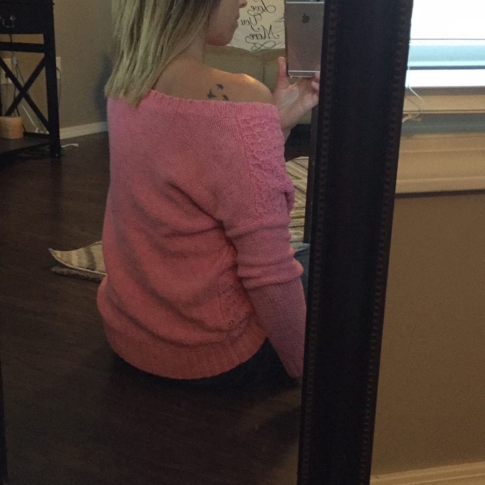 Off Shoulder Sweater - Picture 3 of 4